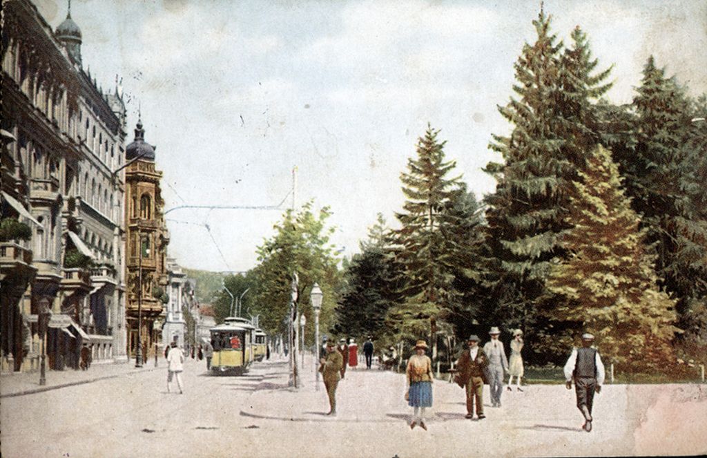 Akademički trg (današnji Trg Josipa Juraja Strossmayera) 1933. godine